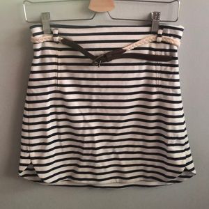 NWOT skirt w/ belt